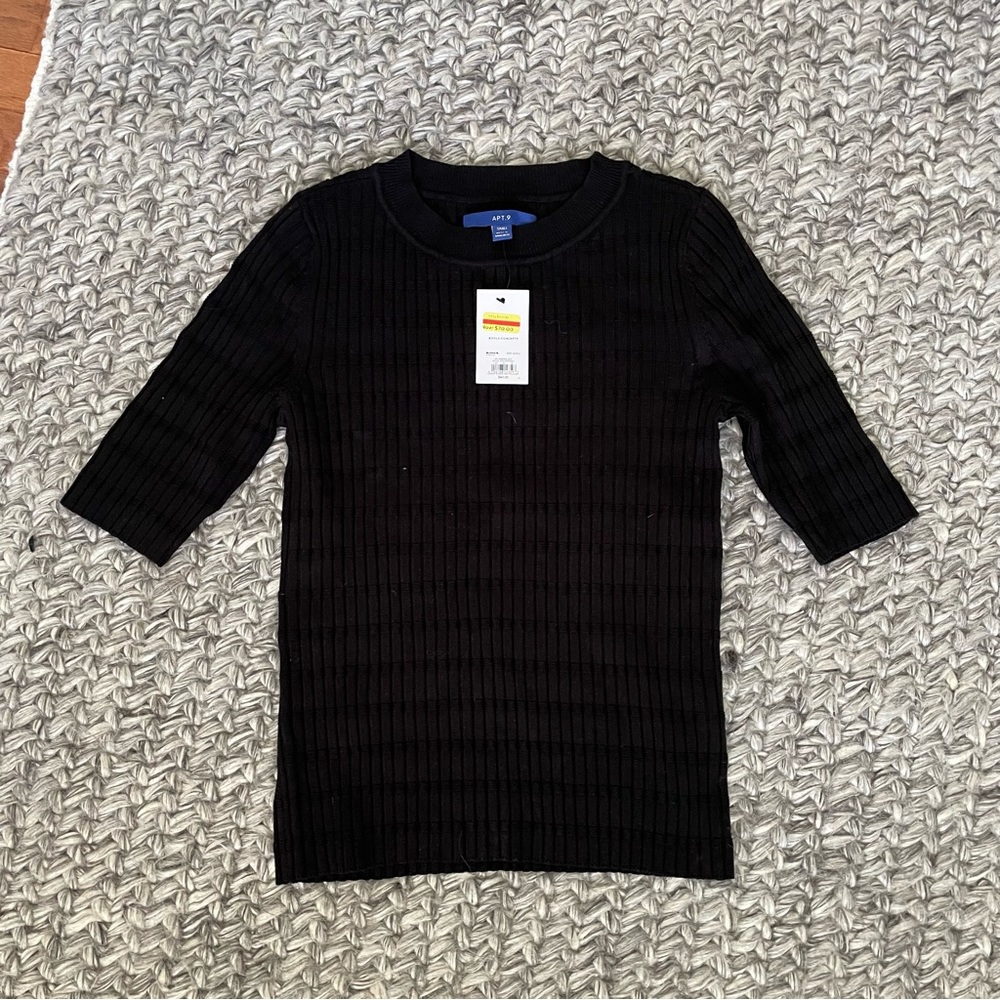 NWT Apt. 9 black t-shirt